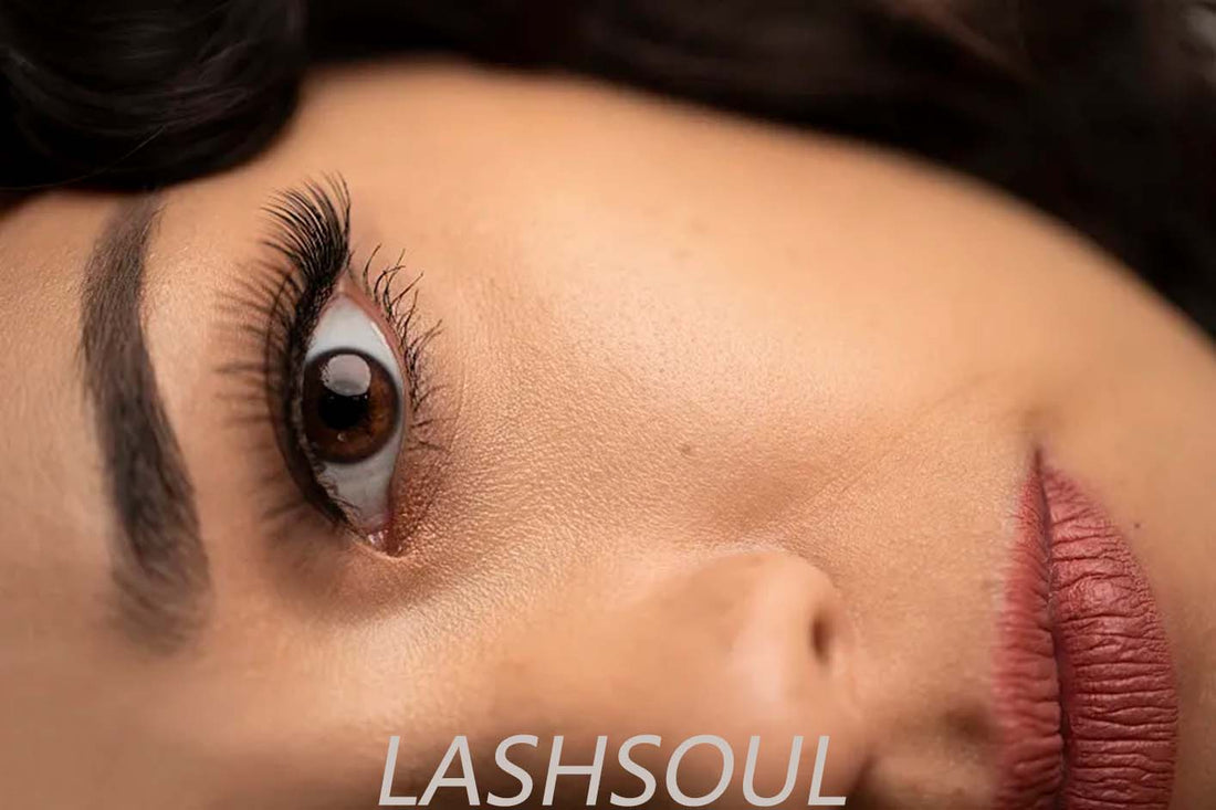 A-lady-wearing-lashes-from-lashsoul